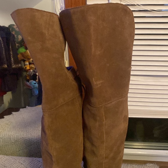 🦊 👢Tall lace brown suede with buckle. EUC. All heights pictured. 3 inch heel. - Picture 9 of 16